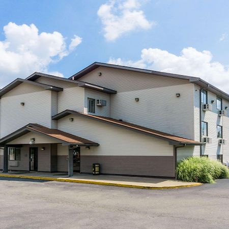 Super 8 By Wyndham Zanesville Dış mekan fotoğraf